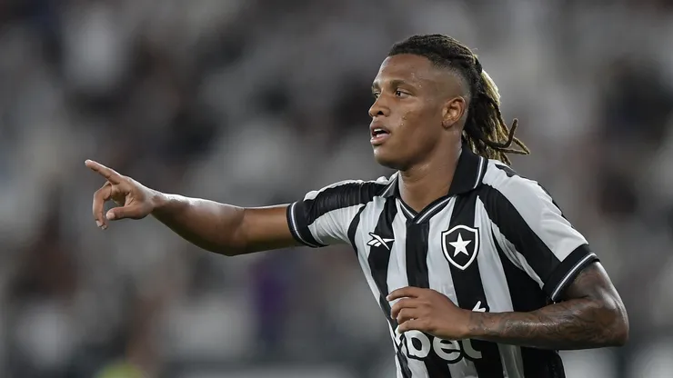 Danilo jogador do Botafogo durante partida contra o Racing no estádio Engenhão pelo campeonato Copa Sul-Americana 2026. Foto: Thiago Ribeiro/AGIF