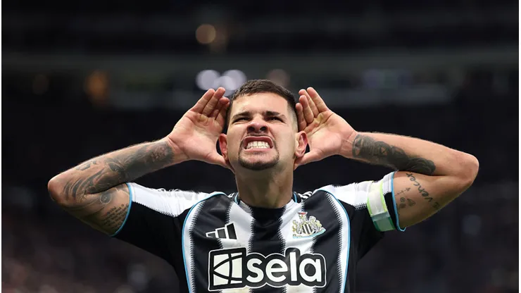 Bruno Guimarães é o novo reforço do Arsenal. Stu Forster/Getty Images.