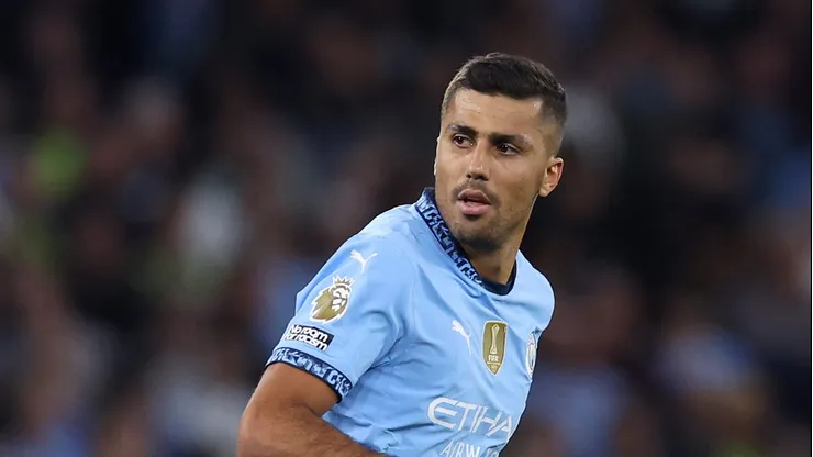 Rodri em ação pelo Manchester City. Photo by Alex Livesey/Getty Images
