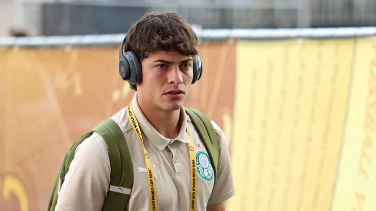 Agustin Giay of Palmeiras arrives prior to the FIFA Club World Cup 2025 quarter final match between SE Palmeiras and Chelsea FC at Lincoln Financial Field on July 04, 2025 in Philadelphia, Pennsylvania.