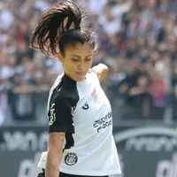 Jaqueline fica à disposição do Corinthians diante do Santos