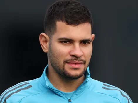 Bruno Guimarães se pronuncia sobre acerto com o Arsenal