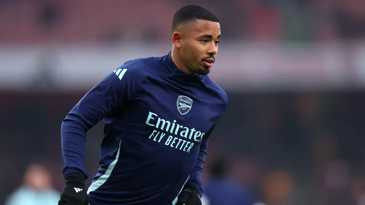 Gabriel Jesus of Arsenal warms up prior to the Emirates FA Cup Third Round match between Arsenal and Manchester United at Emirates Stadium on January 12, 2025 in London, England.
