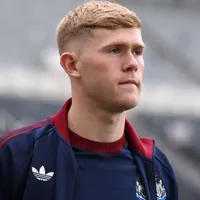 Na lista do United, Hall está nos planos do Newcastle