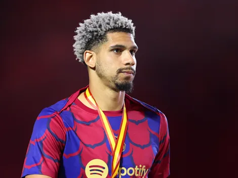 Saída de Araújo pode dar dor de cabeça para o Barcelona