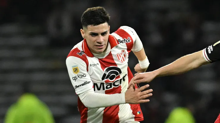 Alex Luna durante partida. (Foto: Hernan Cortez/Getty Images)