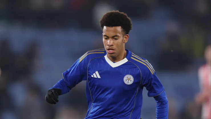Louis Page em ação pelo Leicester City. Photo by Michael Regan/Getty Images