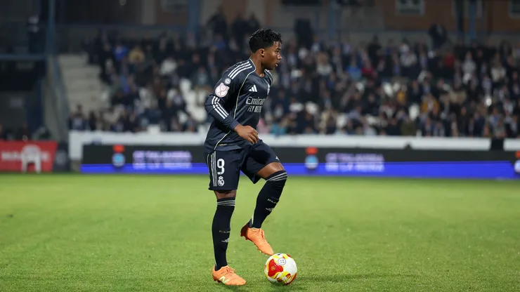 Endrick em jogo do Real Madrid. (Foto: Florencia Tan Jun/Getty Images)