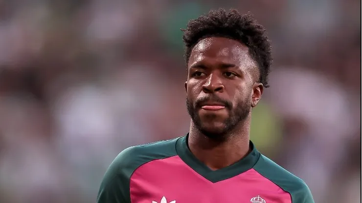 Vinicius Júnior renovou com o Real Madrid - Foto: David Balogh/Getty Images.