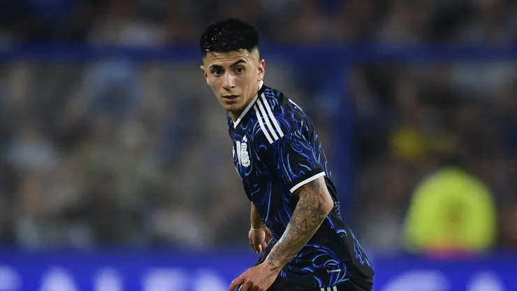 Thiago Almada, da Argentina, controla a bola durante o amistoso internacional entre Argentina e Mauritânia no Estádio Alberto J. Armando, em 27 de março de 2026, em Buenos Aires, Argentina. (Foto de Marcelo Endelli/Getty Images)