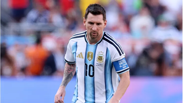 Messi publicou uma carta de despedida para seu pai.
