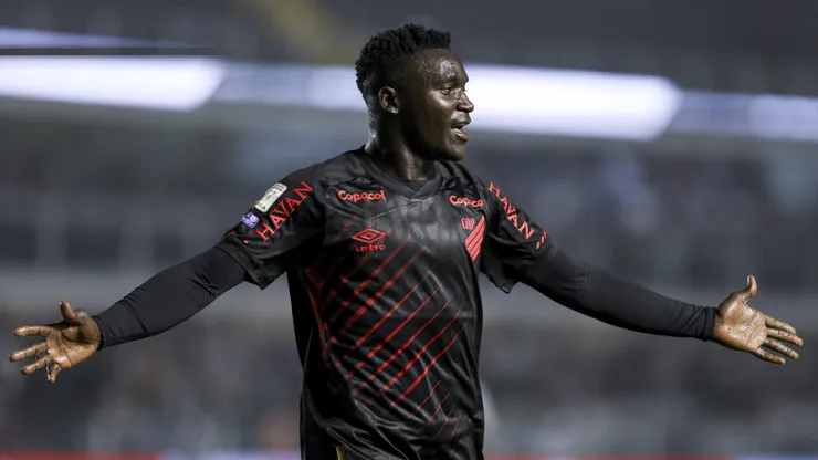 Kevin Viveros of Athletico Paranaense celebrates after scoring the team´s first goal during the Brasileirao 2026 match between Santos and Athletico Paranaense at Estadio Urbano Caldeira on August 9, 2026 in Santos, Brazil.