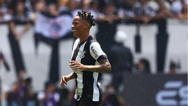 Carol Nogueira jogador do Corinthians comemora seu gol durante partida contra o São Paulo. Foto: Marcello Zambrana/AGIF
