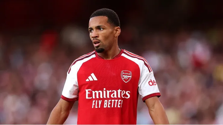 Ethan Nwaneri pode deixar o Arsenal - Foto: Alex Pantling/Getty Images.