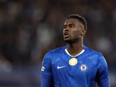 Badiashile vira alvo do Napoli em negociação com o Chelsea