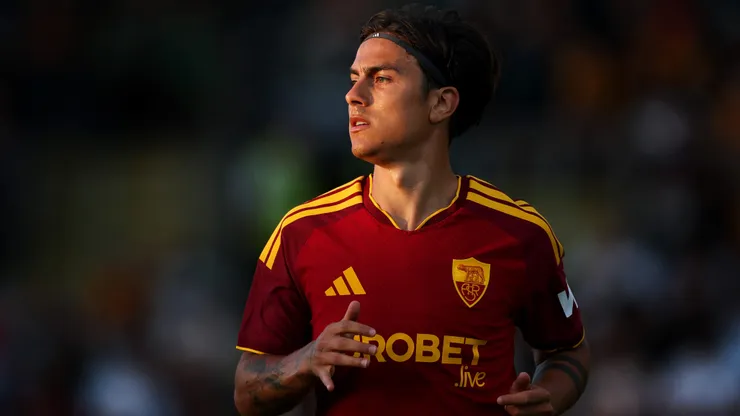 Paulo Dybala durante o amistoso de pré-temporada entre Newport County e AS Roma no estádio Rodney Parade. (Photo by Dan Istitene/Getty Images)