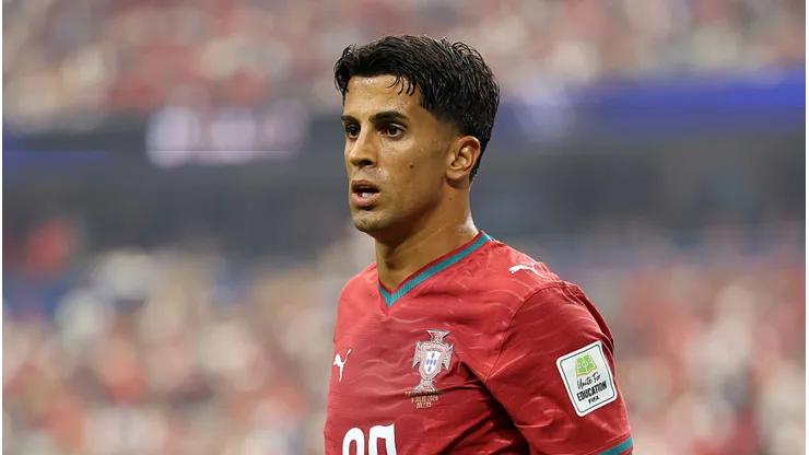 João Cancelo chega em Barcelona esta semana. Molly Darlington/Getty Images.
