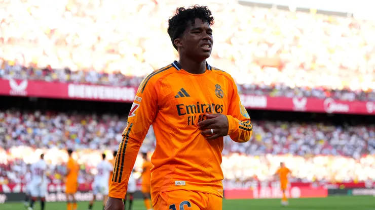 Endrick of Real Madrid leaves the pitch following substitution during the LaLiga match between Sevilla FC and Real Madrid CF at Estadio Ramon Sanchez Pizjuan on May 18, 2025 in Seville, Spain.