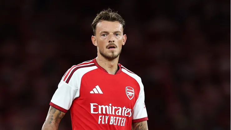 Ben White durante o amistoso de pré-temporada entre Arsenal FC e Como Calcio no Emirates Stadium. (Photo by Justin Setterfield/Getty Images)