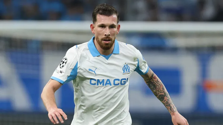 Pierre-Emile Hojbjerg durante a partida entre Olympique de Marseille e Newcastle. (Photo by Alexander Hassenstein/Getty Images)