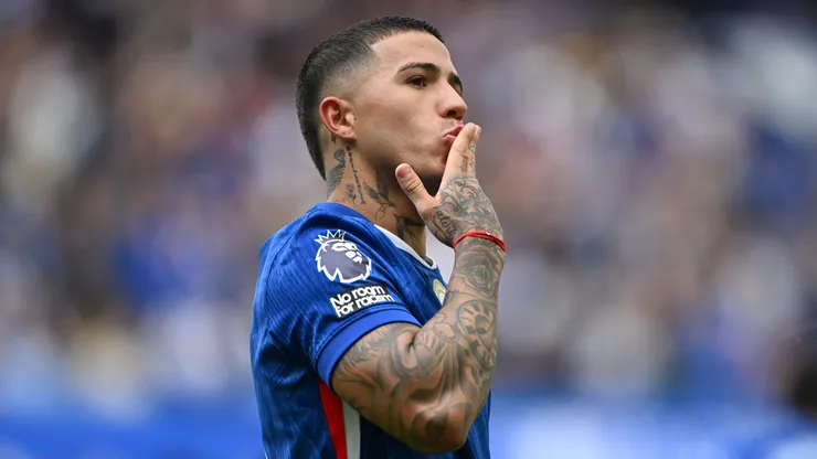Enzo Fernandez of Chelsea celebrates scoring his team's second goal from the penalty spot during the Premier League match between Chelsea and Fulham at Stamford Bridge on August 30, 2025 in London, England.