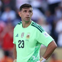Dibu Martínez pode trocar Aston Villa pelo Tottenham