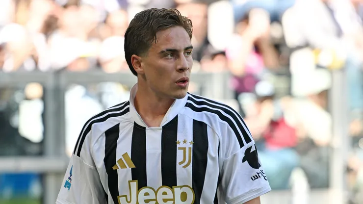 Kenan Yildiz durante a partida da Série A entre Juventus e Fiorentina no Allianz Stadium. (Photo by Chris Ricco/Getty Images)