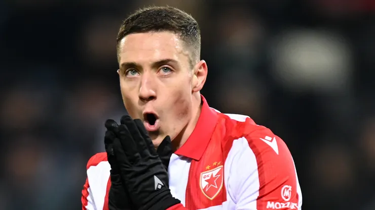 Bruno Duarte do FK Crvena Zvezda reage durante a partida da Fase MD6 da Liga Europa 2025/26 da UEFA entre SK Sturm Graz e FK Crvena Zvezda no Woerthersee Stadion em 11 de dezembro de 2025 em Klagenfurt, Áustria. (Foto de Jurij Kodrun/Getty Images)