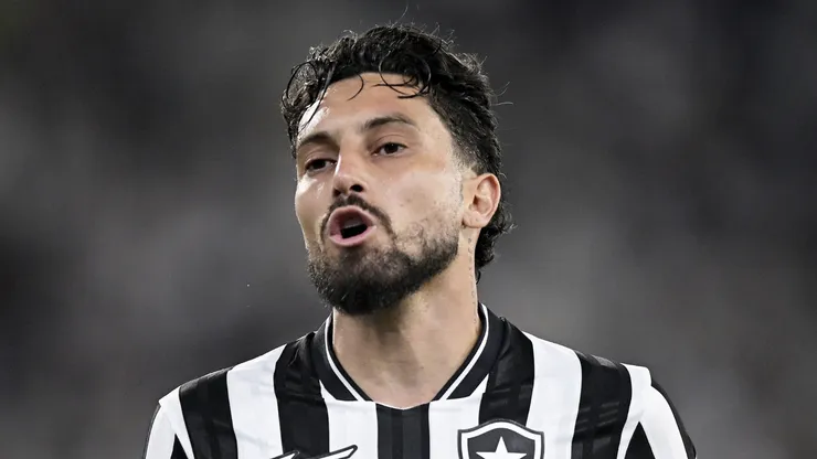 Alex Telles, do Botafogo. (Foto: Alexandre Loureiro/AGIF)