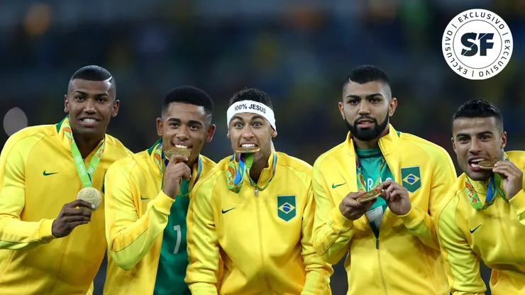 Elenco do Brasil comemora ouro em 2016. (Foto: Clive Mason/Getty Images)