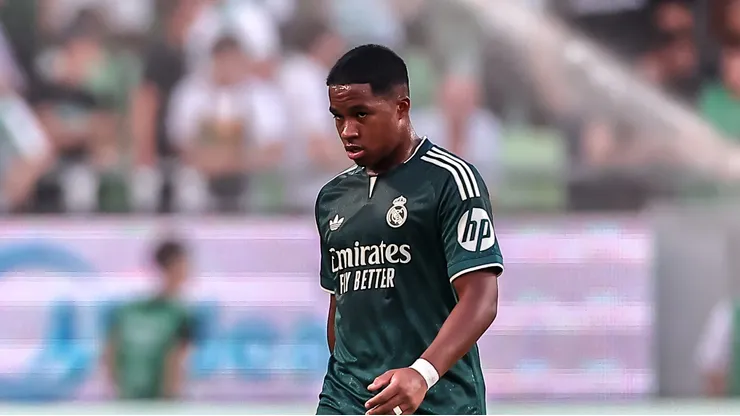 Endrick, do Real Madrid, durante a partida entre Ferencvarosi TC e Real Madrid. (Photo by David Balogh/Getty Images)