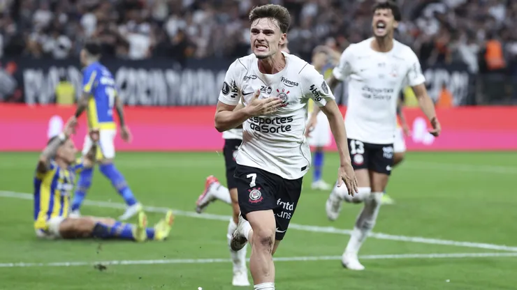 Breno Bidon comemora após marcar o gol de sua equipe durante a partida da Copa Libertadores entre Corinthians e Rosario Central. (Photo by Alexandre Schneider/Getty Images)