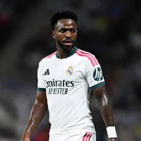 Mourinho diz que Vini Jr. sofre “bullying” dos adversários