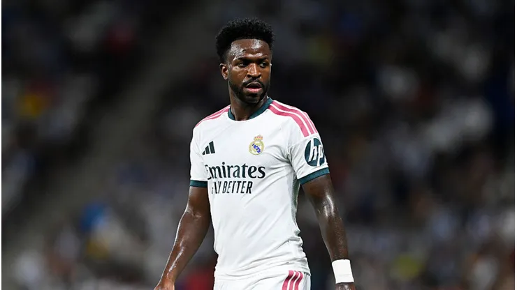 Vini Jr. é defendido por José Mourinho. David Ramos/Getty Images.
