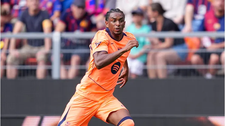 Alejandro Balde durante o amistoso de pré-temporada entre Basel e Barcelona. (Photo by Daniela Porcelli/Getty Images)