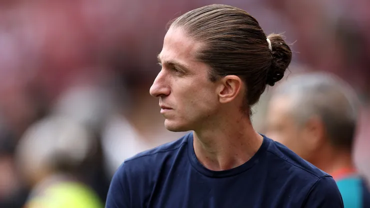 Filipe Luís, técnico do Monaco, observa a partida durante o amistoso de pré-temporada entre Liverpool e Monaco. (Photo by Naomi Baker/Getty Images)