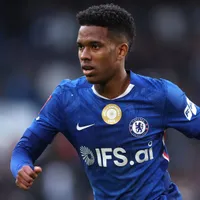 Estêvão começa no banco e entra no fim na vitória do Chelsea