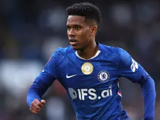 Estêvão começa no banco e entra no fim na vitória do Chelsea