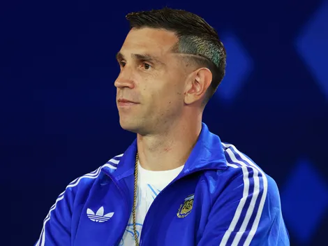 Chelsea abre conversas com Dibu Martínez, do Aston Villa