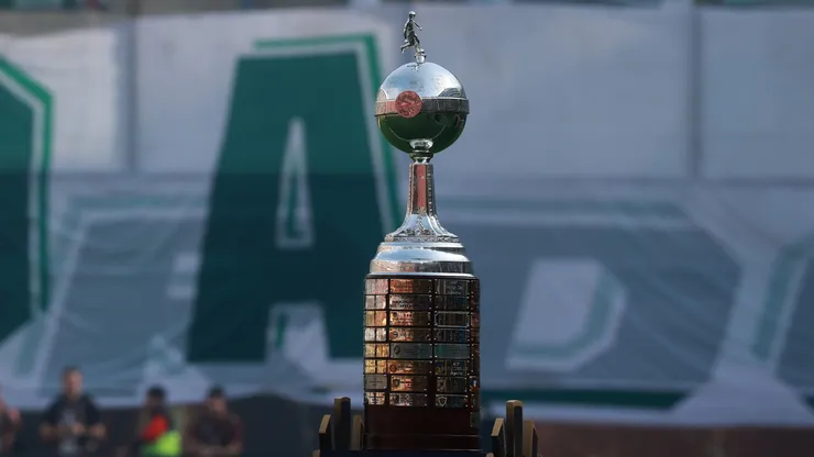 Troféu da Copa Libertadores. (Foto: Hector Vivas/Getty Images)