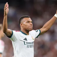 Mbappé faz três, e Real Madrid assume liderança de LaLiga