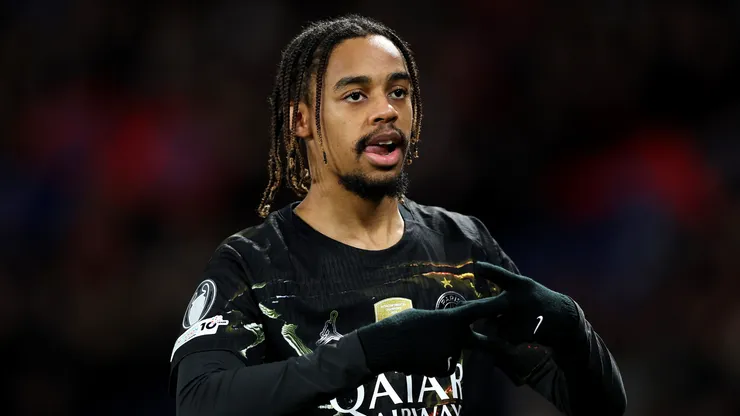 Bradley Barcola em jogo do PSG. (Foto: Justin Setterfield/Getty Images)