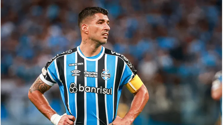 Luis Suárez cobra o Grêmio na CNRD. Maxi Franzoi/AGIF.