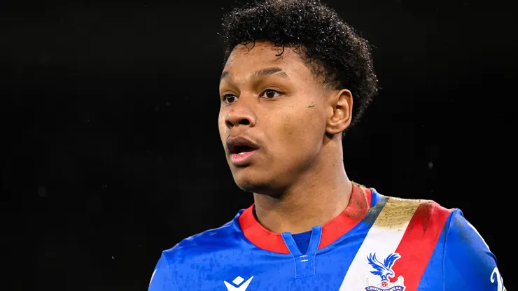Matheus Franca, do Crystal Palace, observa o jogo da terceira rodada da Copa da Inglaterra (Emirates FA Cup) entre Crystal Palace e Everton, no Selhurst Park, em 4 de janeiro de 2024, em Londres, Inglaterra. (Foto de Mike Hewitt/Getty Images)