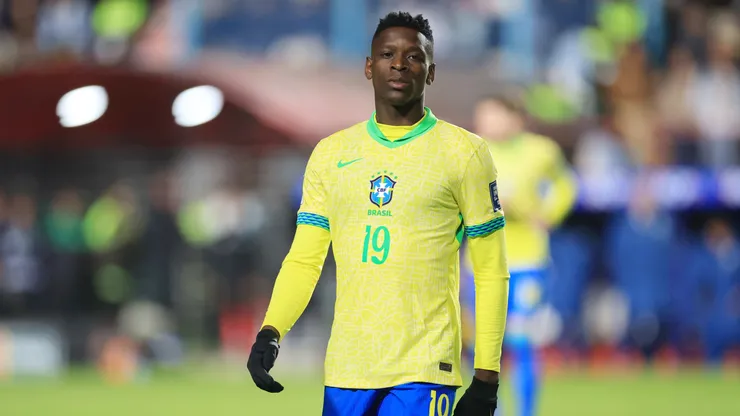 Luiz Henrique of Brazil looks on during the South American FIFA World Cup 2026 Qualifier match between Bolivia and Brazil at Estadio Municipal de El Alto on September 09, 2025 in El Alto, Bolivia.
