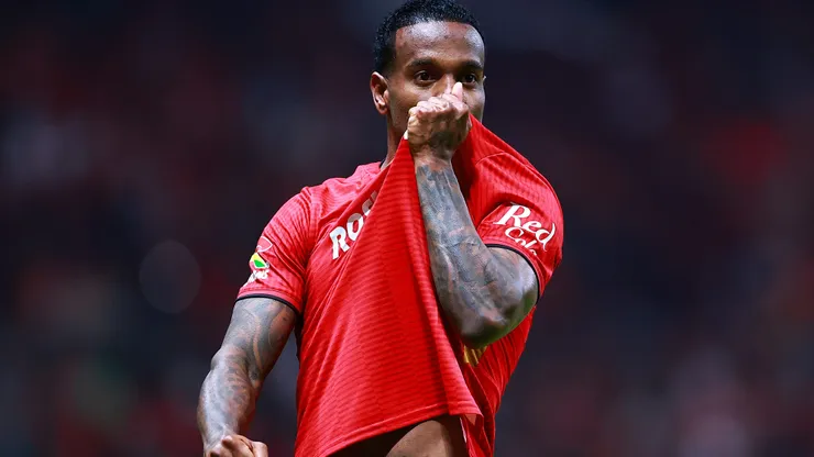 Helinho of Toluca celebrates after scoring the team's third goal during the semifinals second leg match between Toluca and Monterrey as part of the Torneo Apertura 2025 Liga MX at Nemesio Diez Stadium on December 06, 2025 in Toluca, Mexico.