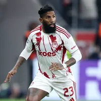Santos se aproxima da contratação de Rodinei, do Olympiacos