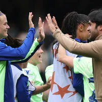 Barcelona atropela o Tenerife e dá primeiro recado na Liga F