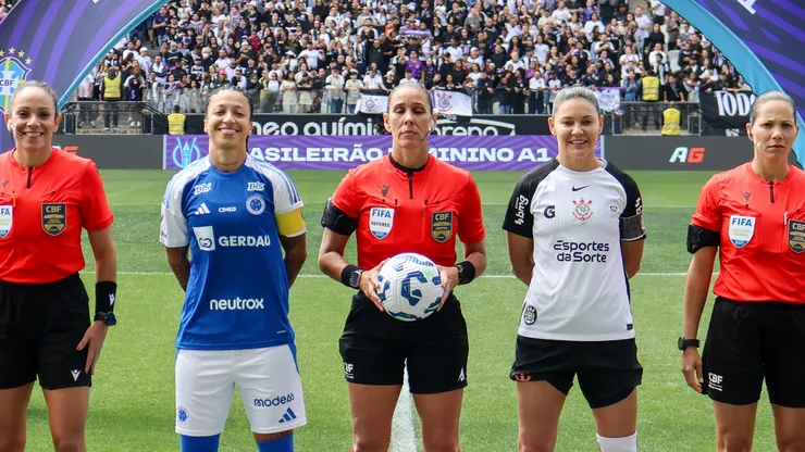 Cruzeiro x Corinthians se enfrentam. (Foto: Lucas Gabriel Cardoso/AGIF)