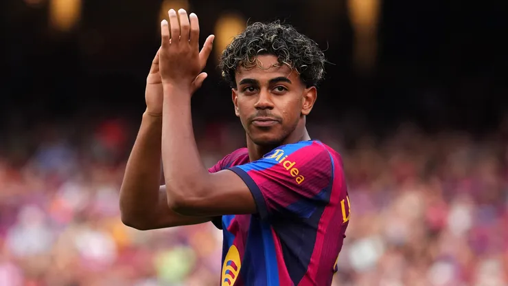 Lamine Yamal of FC Barcelona acknowledges the fans as he is introduced before the Joan Gamper Trophy match between FC Barcelona and Al Ahly SC at Spotify Camp Nou on August 19, 2026 in Barcelona, Spain.